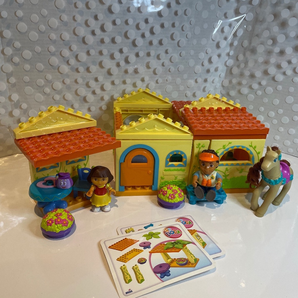 MEGA BLOKS Dora the Explorer Buildable House 3026